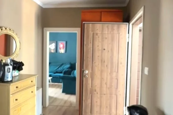 Shtepi ne shitje Apartament ne Tirane, 1+1, Mobilimi E mobiluar, Pagesa 117,000  Euro.