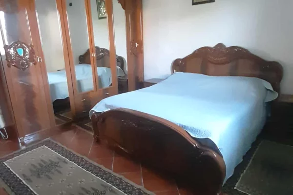 Shtepi me qera Shtepi Private ne Tirane, 3+1, Mobilimi E mobiluar, Pagesa 45,000  Leke.