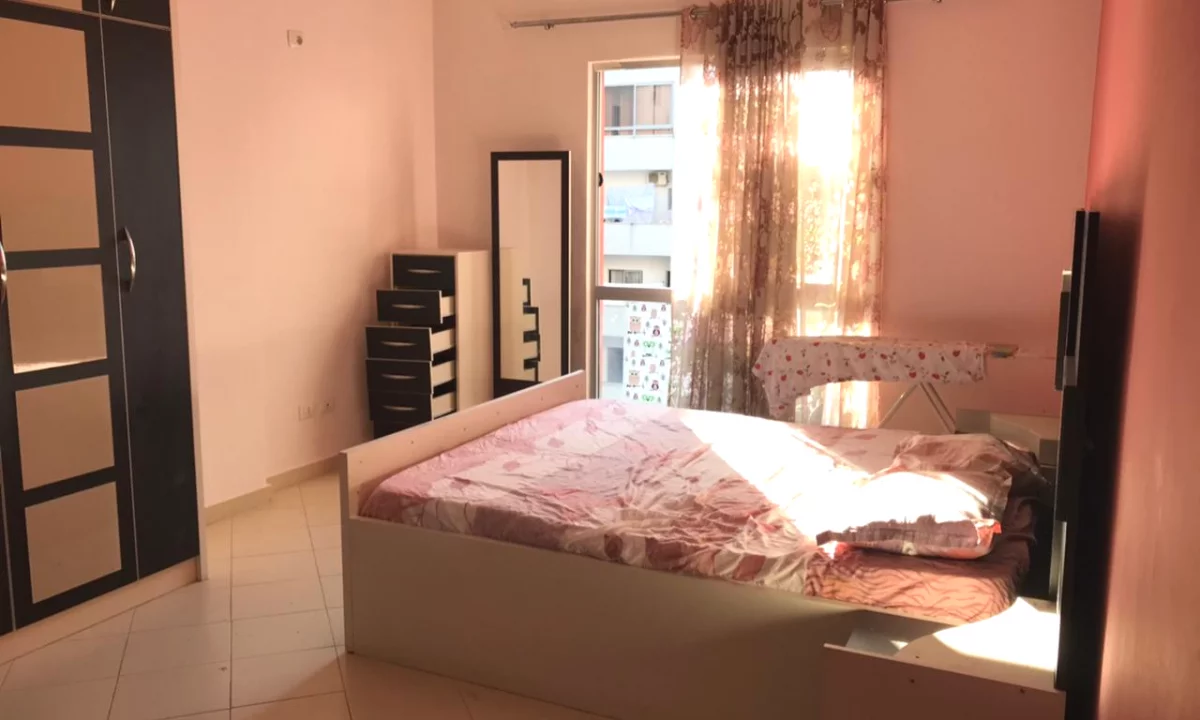 Shtepi me qera Apartament ne Tirane, 2+1, Mobilimi E mobiluar, Pagesa 420  Euro.