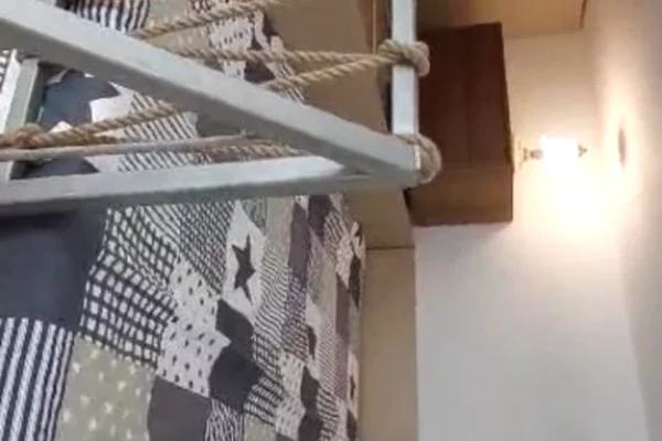 Shtepi ne shitje Apartament ne Tirane, Garsoniere, Mobilimi E mobiluar, Pagesa 73,000  Euro.