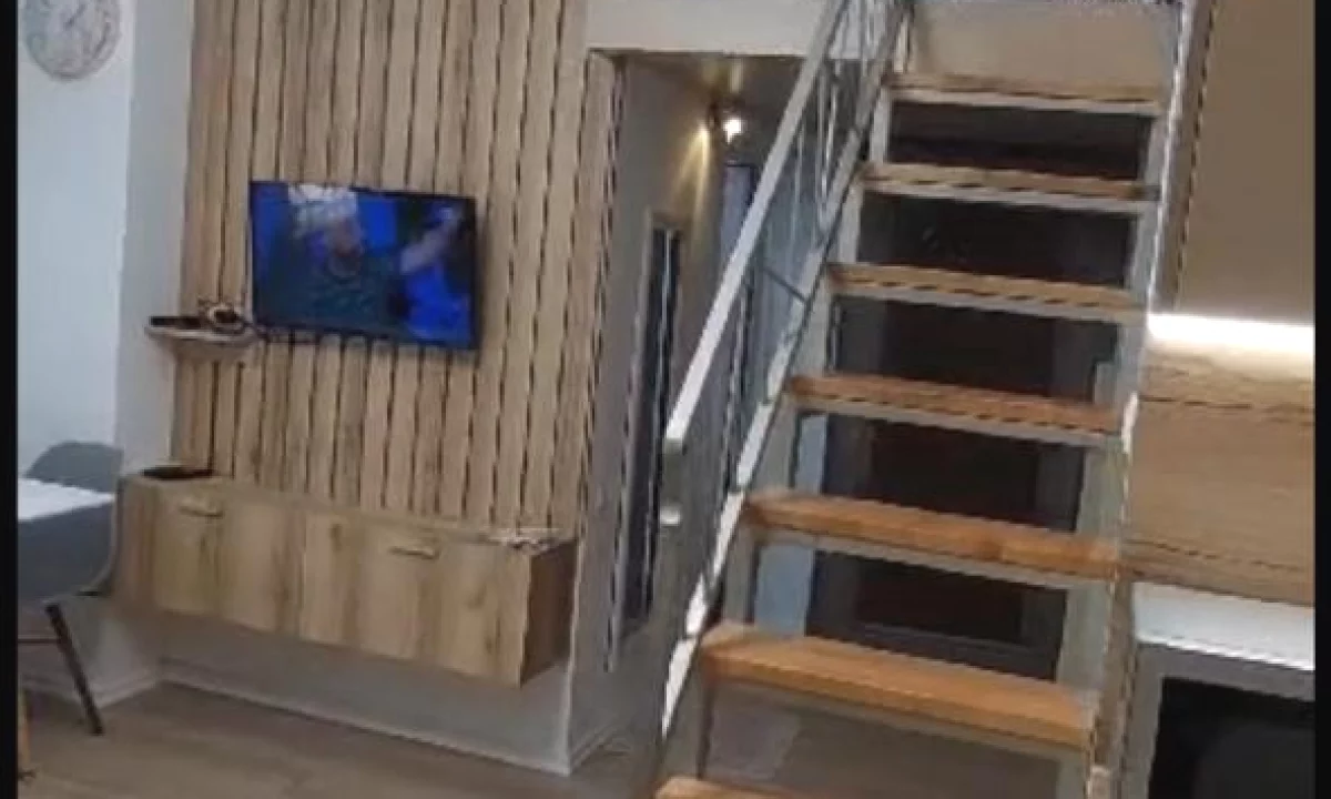 Shtepi ne shitje Apartament ne Tirane, Garsoniere, Mobilimi E mobiluar, Pagesa 73,000  Euro.