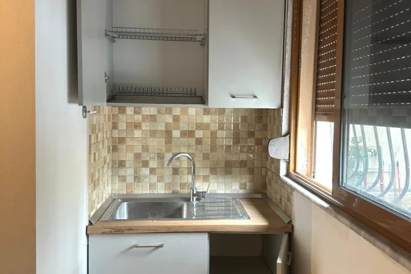Shtepi me qera Apartament ne Tirane, 1+1, Mobilimi E mobiluar, Pagesa 45,000  Leke.