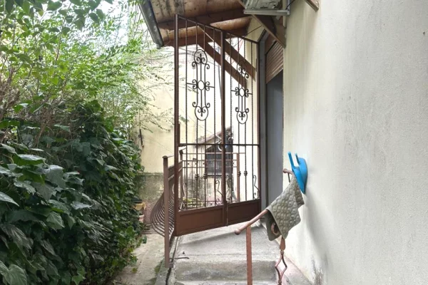 Shtepi me qera Apartament ne Tirane, 1+1, Mobilimi E mobiluar, Pagesa 45,000  Leke.