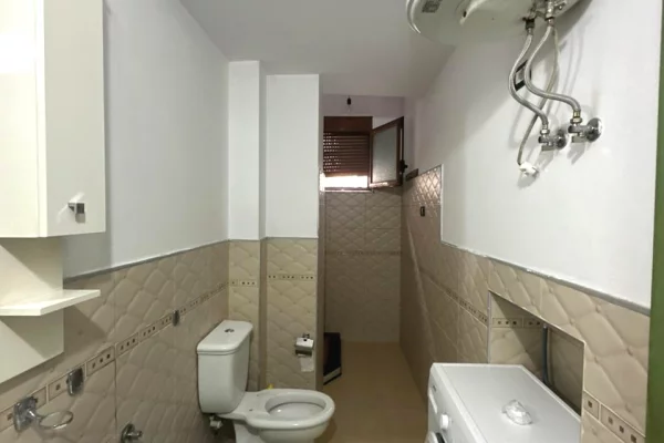 Shtepi me qera Apartament ne Tirane, 1+1, Mobilimi E mobiluar, Pagesa 45,000  Leke.