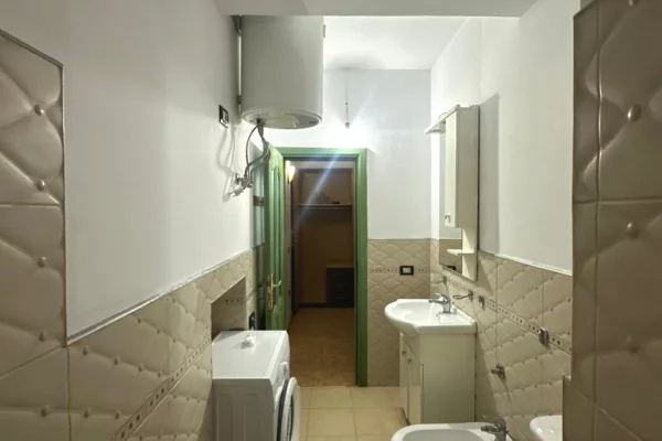Shtepi me qera Apartament ne Tirane, 1+1, Mobilimi Pjeserisht e mobiluar, Pagesa 45,000  Leke.