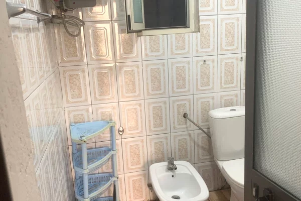 Shtepi me qera Apartament ne Tirane, 1+1, Mobilimi E mobiluar, Pagesa 30,000  Leke.