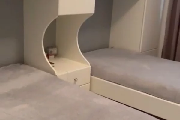 Shtepi me qera Apartament ne Tirane, 3+1, Mobilimi E mobiluar, Pagesa 70,000  Leke.