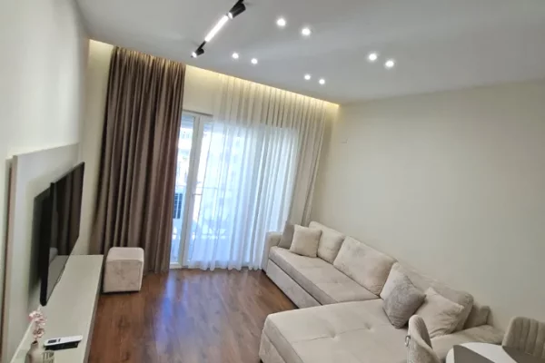 Apartament 1+1 me qera ne Tirane zona Stacioni trenit/Rruga e Dibres/5 Maji/Medreseja