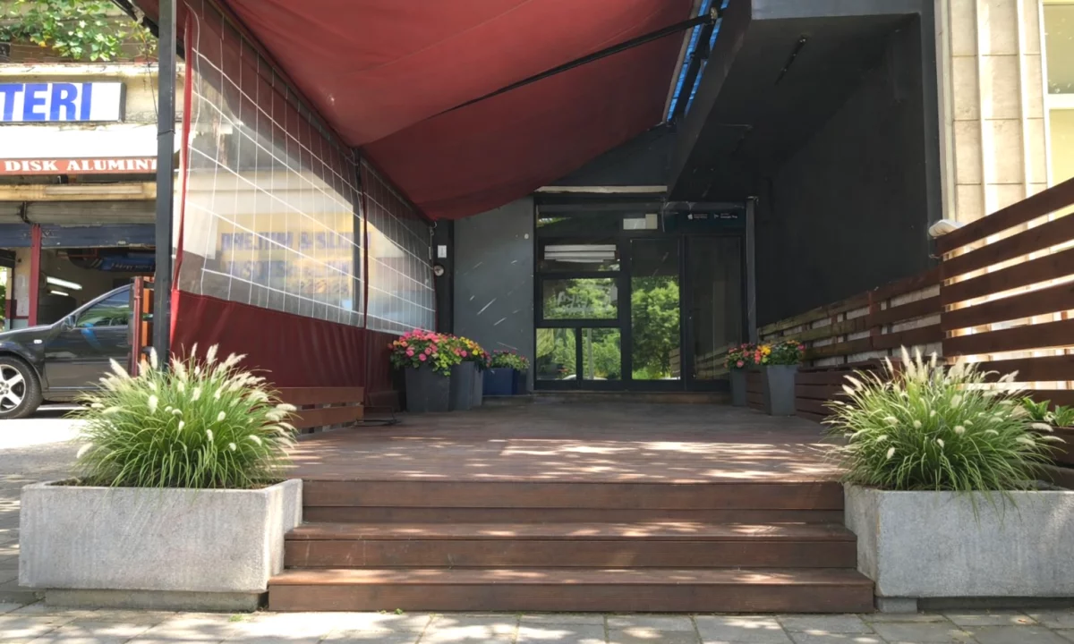 DYQAN ME QIRA BUSE RRUGR BRRYLI