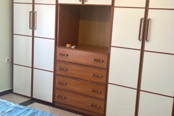 Shtepi me qera Apartament ne Tirane, 1+1, Mobilimi E mobiluar, Pagesa 500  Euro.