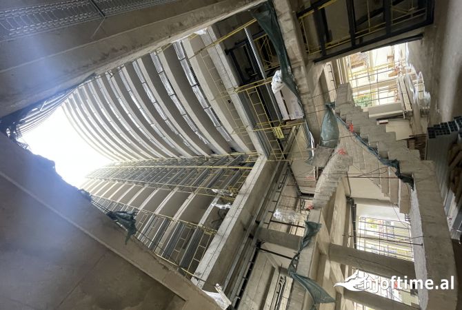 Ambiente Commerciale in Vendita 1+1 a Tirana - 85,000 Euro