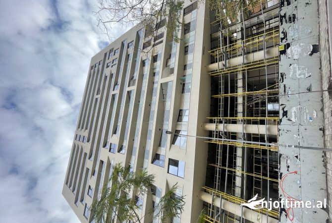 Ambiente Commerciale in Vendita 1+1 a Tirana - 85,000 Euro