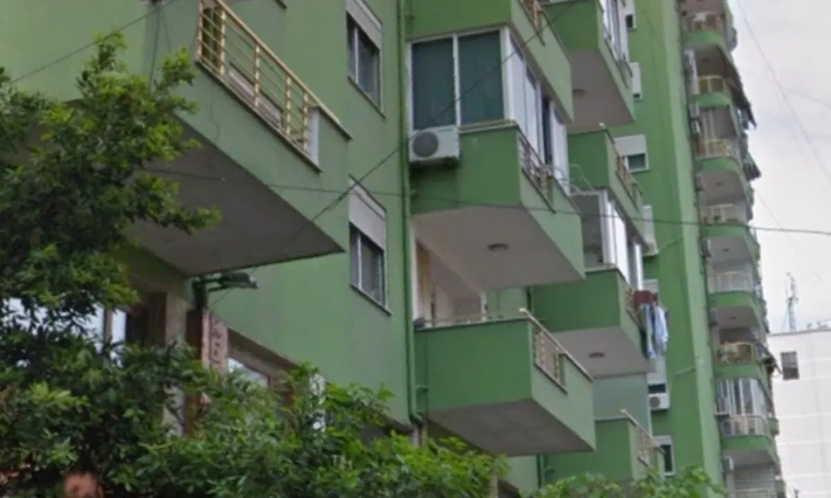 Shtepi ne shitje Apartament ne Tirane, 3+1, Mobilimi Pjeserisht e mobiluar, Pagesa 470,000  Euro.