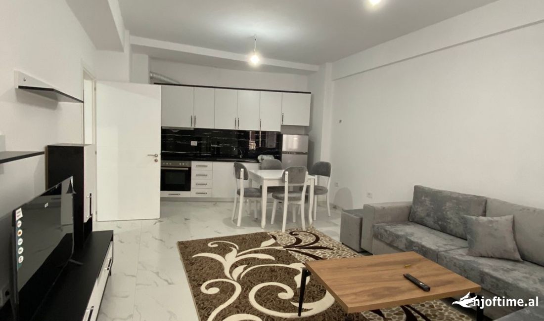 Shtepi me qera Apartament ne Tirane, 2+1, Mobilimi E mobiluar, Pagesa 500  Euro.