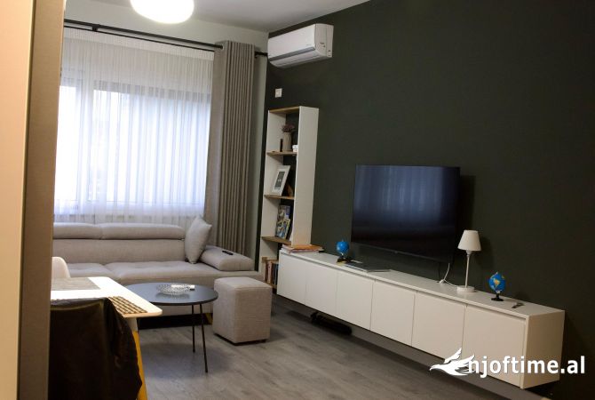 Shtepi me qera Apartament ne Tirane, 1+1, Mobilimi E mobiluar, Pagesa 500  Euro.
