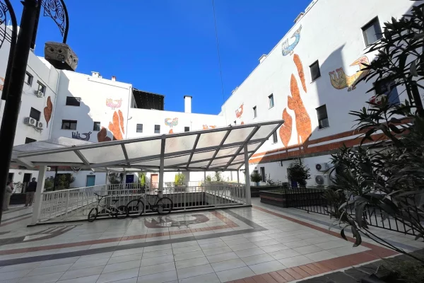 Shtepi ne shitje Apartament ne Tirane, 1+1, Mobilimi Bosh, pa mobiluar, Pagesa 183,000  Euro.