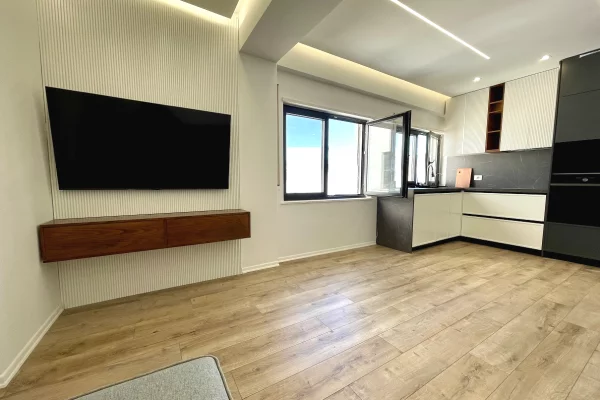 Appartamento in vendita a Tirana 1+1, Arredato