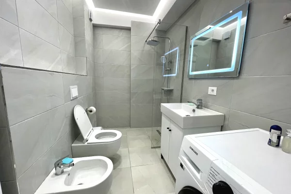 Appartamento in vendita a Tirana 1+1, Arredato