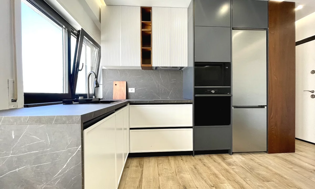 Appartamento in vendita a Tirana 1+1, Arredato