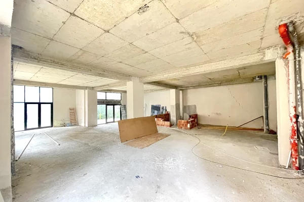 Business Property for Rent 1+1 in Tirana - 120,000 Leke