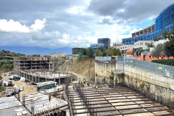 Appartamento in vendita a Tirana 2+1, Vuoto