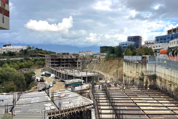 Appartamento in vendita a Tirana 2+1, Vuoto