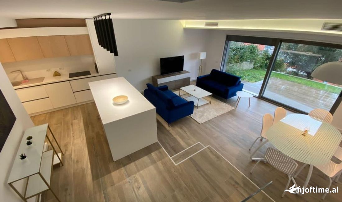 Shtepi me qera Apartament ne Tirane, 3+1, Mobilimi E mobiluar, Pagesa 2,000  Euro.