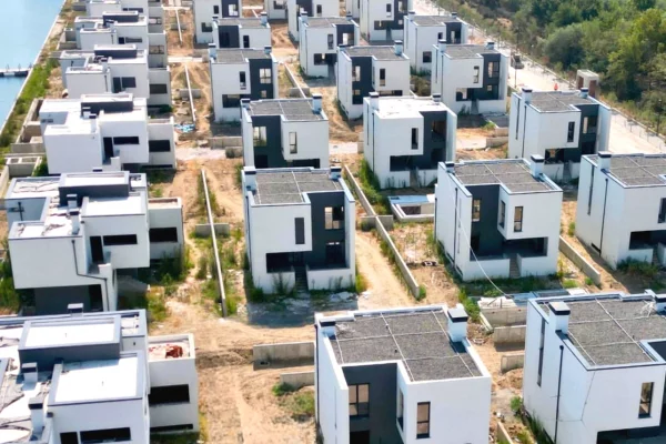 Shtepi ne shitje Apartament ne Durres, 1+1, Mobilimi Bosh, pa mobiluar, Pagesa 161,000  Euro.