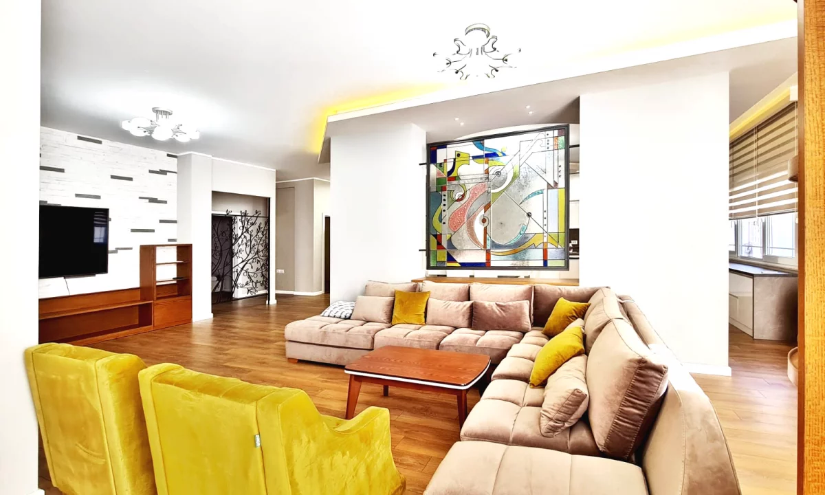 Shtepi me qera Apartament ne Tirane, 4+1, Mobilimi E mobiluar, Pagesa 120,000  Leke.