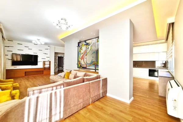 Shtepi me qera Apartament ne Tirane, 4+1, Mobilimi E mobiluar, Pagesa 120,000  Leke.