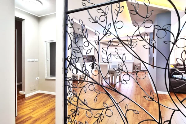 Shtepi me qera Apartament ne Tirane, 4+1, Mobilimi E mobiluar, Pagesa 120,000  Leke.