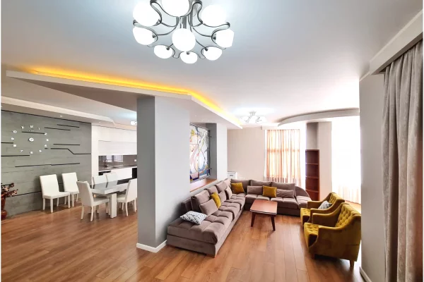 Shtepi me qera Apartament ne Tirane, 4+1, Mobilimi E mobiluar, Pagesa 120,000  Leke.