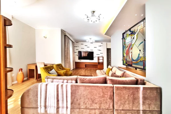 Shtepi me qera Apartament ne Tirane, 4+1, Mobilimi E mobiluar, Pagesa 120,000  Leke.