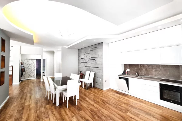 Shtepi me qera Apartament ne Tirane, 4+1, Mobilimi E mobiluar, Pagesa 120,000  Leke.