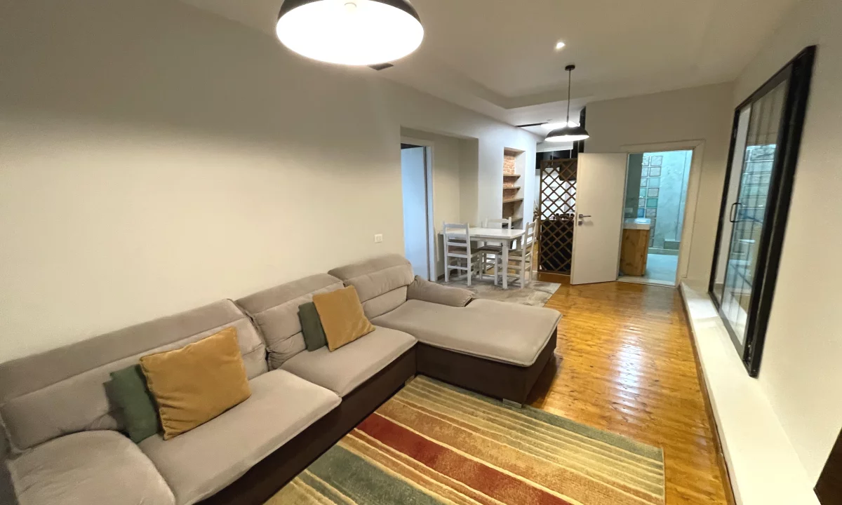 Appartamento in vendita a Tirana 2+1, Arredato