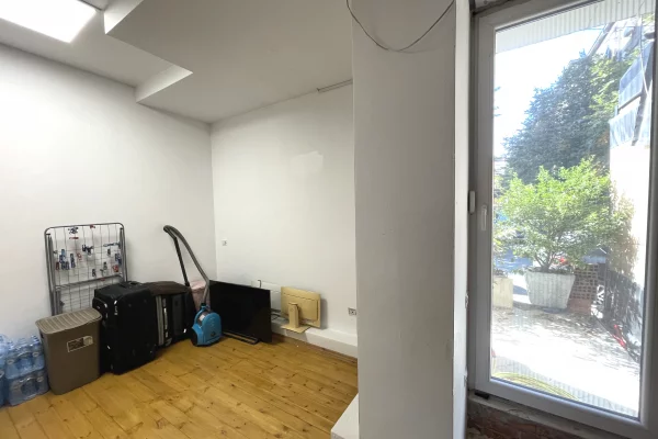 Appartamento in vendita a Tirana 2+1, Arredato