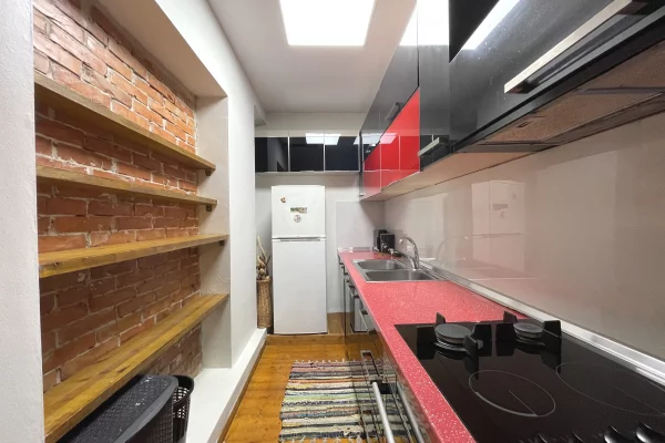 Appartamento in vendita a Tirana 2+1, Arredato