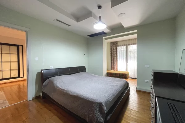 Appartamento in vendita a Tirana 2+1, Arredato