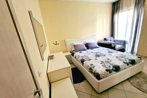 Shtepi me qera Apartament ne Tirane, 1+1, Mobilimi E mobiluar, Pagesa 40,000  Leke.