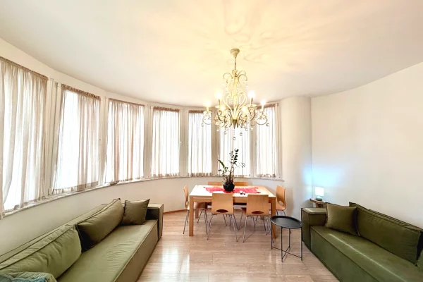 Shtepi ne shitje Apartament ne Tirane, 2+1, Mobilimi E mobiluar, Pagesa 265,000  Euro.