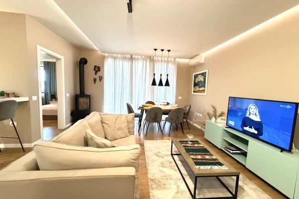 Appartamento in vendita a Tirana 2+1, Arredato