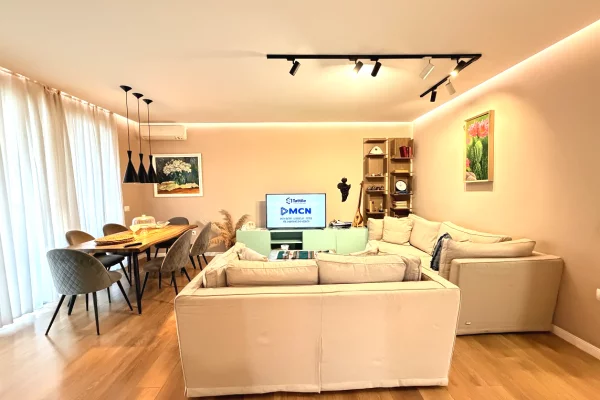 Appartamento in vendita a Tirana 2+1, Arredato