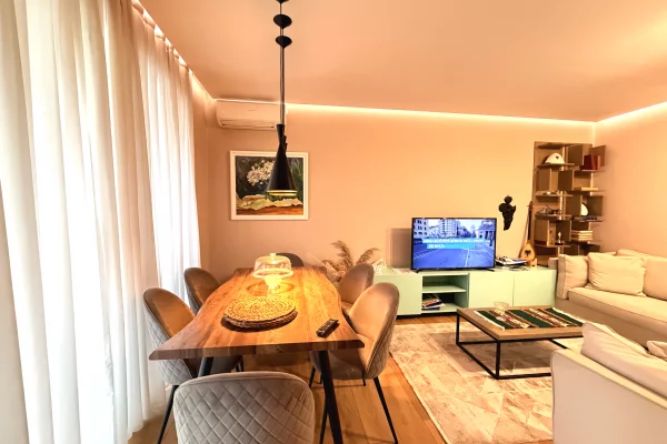 Appartamento in vendita a Tirana 2+1, Arredato