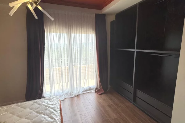 Shtepi me qera Apartament ne Tirane, 2+1, Mobilimi E mobiluar, Pagesa 1,200  Euro.