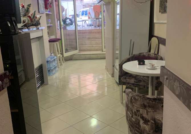 Ambient biznesi me qera 2+1 ne Tirane - 700 Euro