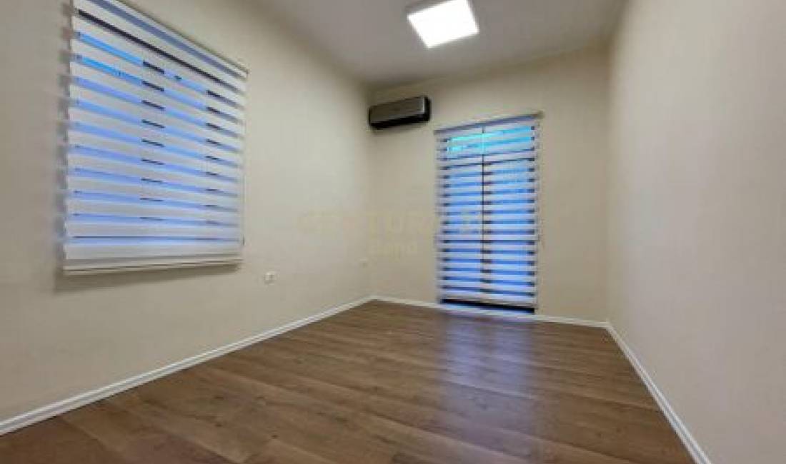 APARTAMENT 2+1 PER ZYRA ME QERA PRANE STADIUMIT DINAMO vr888