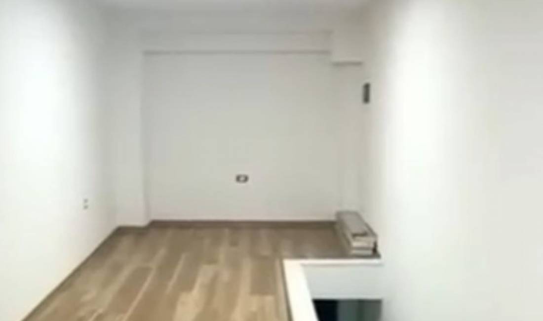 AMBIENT BIZNESI ME QERA MYSLYM SHYR (VR004)