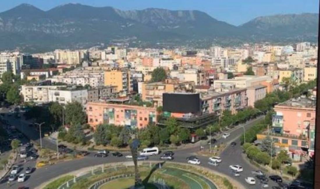 Apartamet 2+1 per zyre -  Zogu i Zi (VR003)