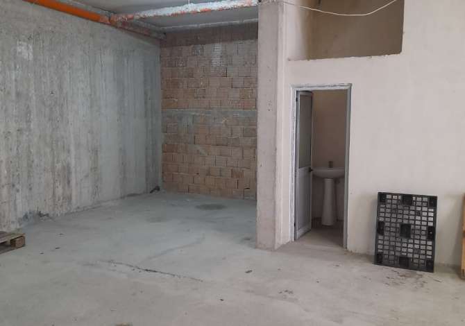 Business Property for Rent 4+1 in Tirana - 351 Euro