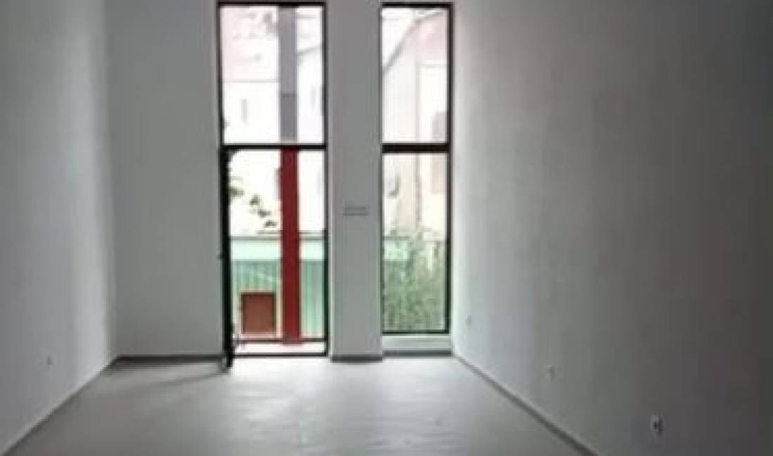  Ambient biznesi me qera - 21 Dhjetori (VR111)